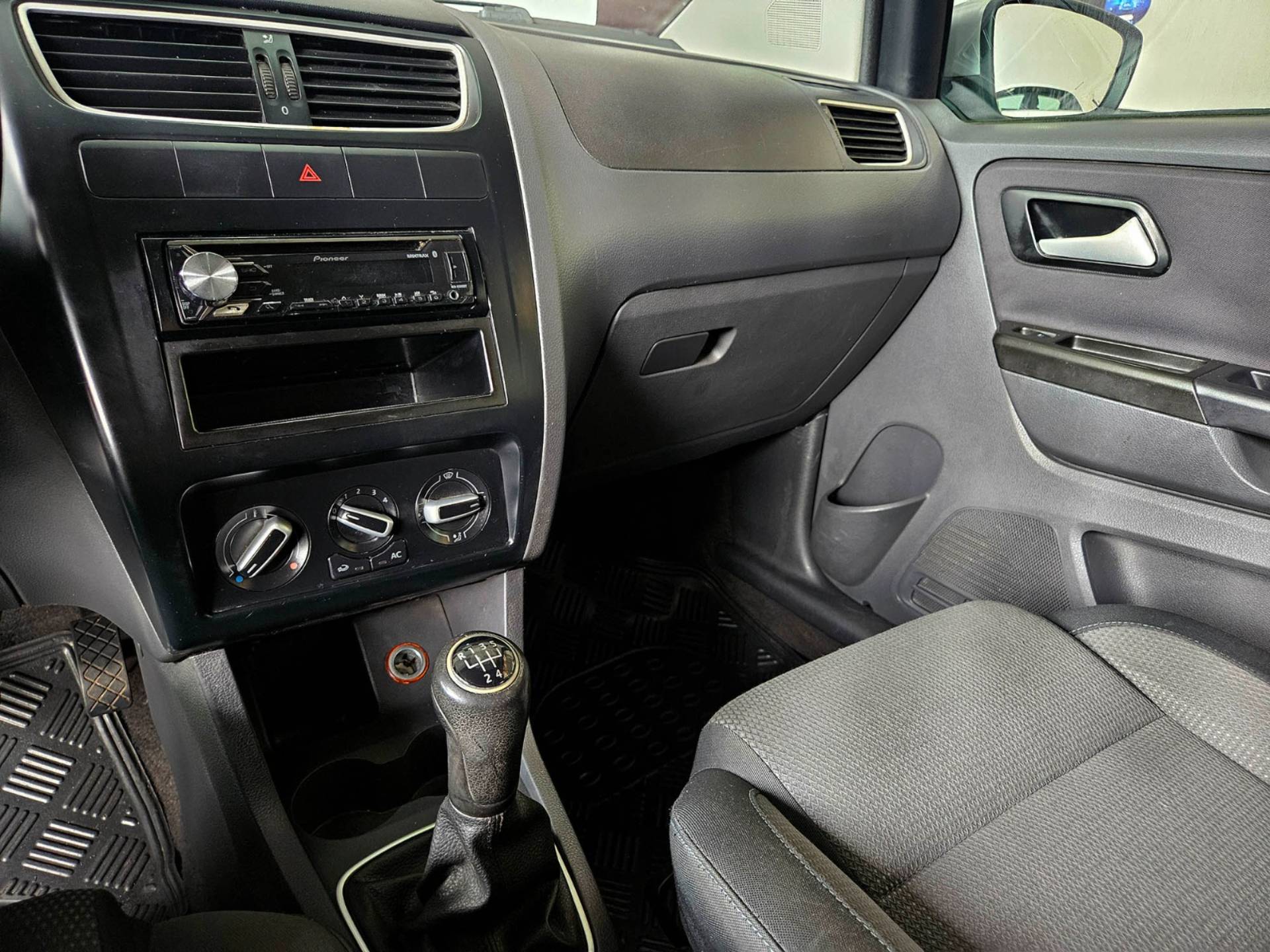 VOLKSWAGEN SPACEFOX