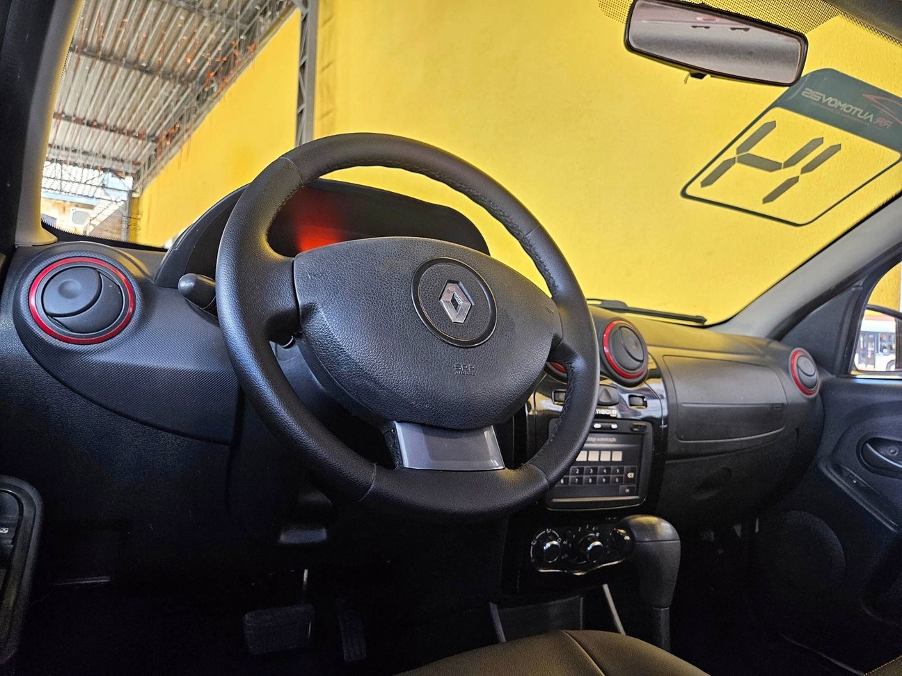 RENAULT SANDERO