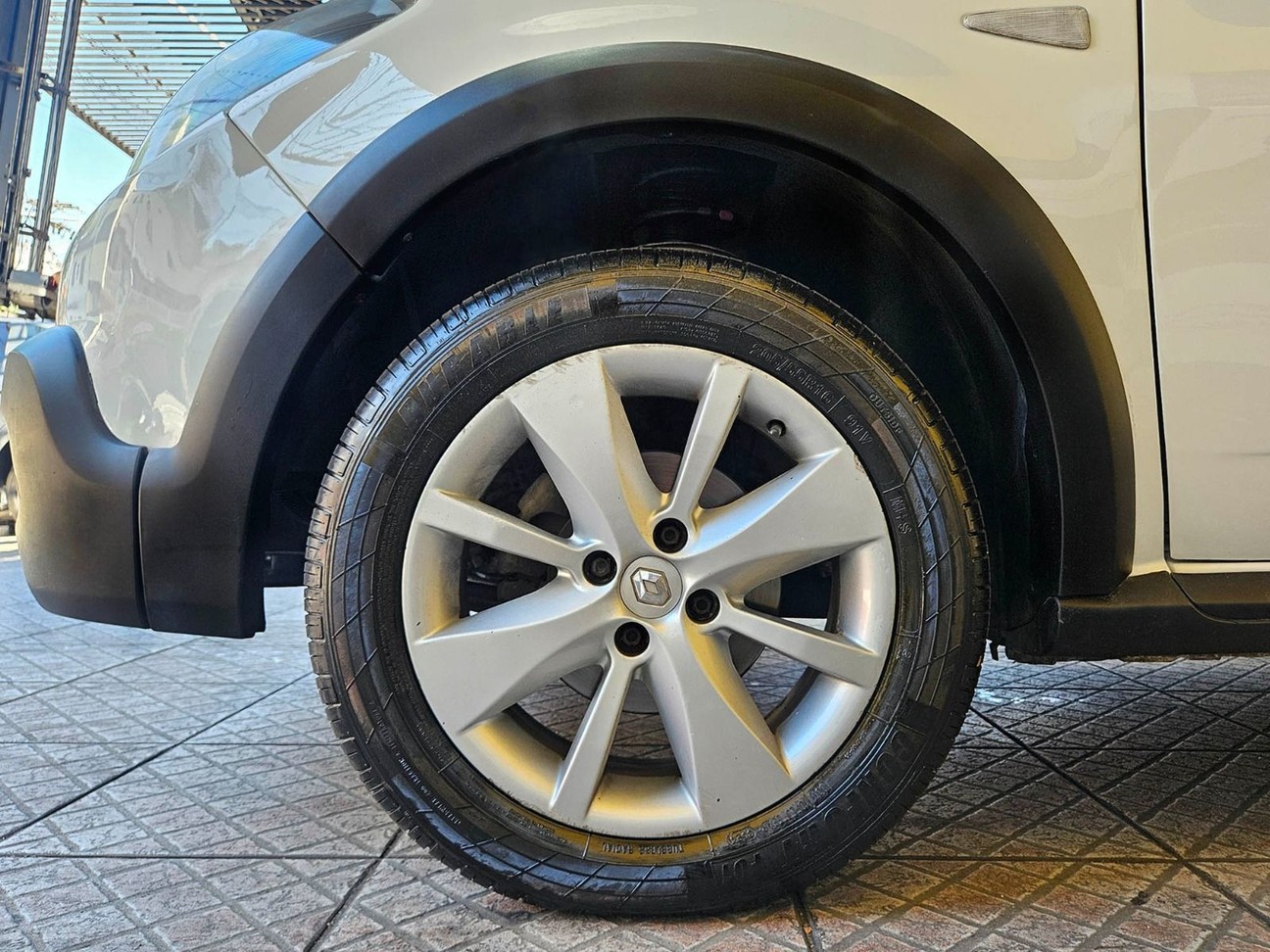 RENAULT SANDERO