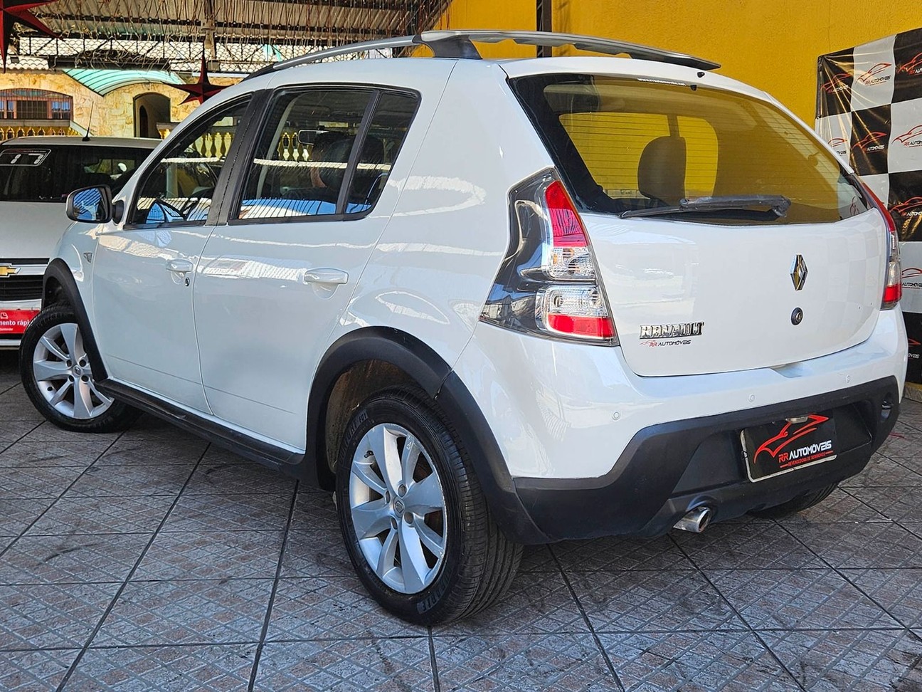 RENAULT SANDERO