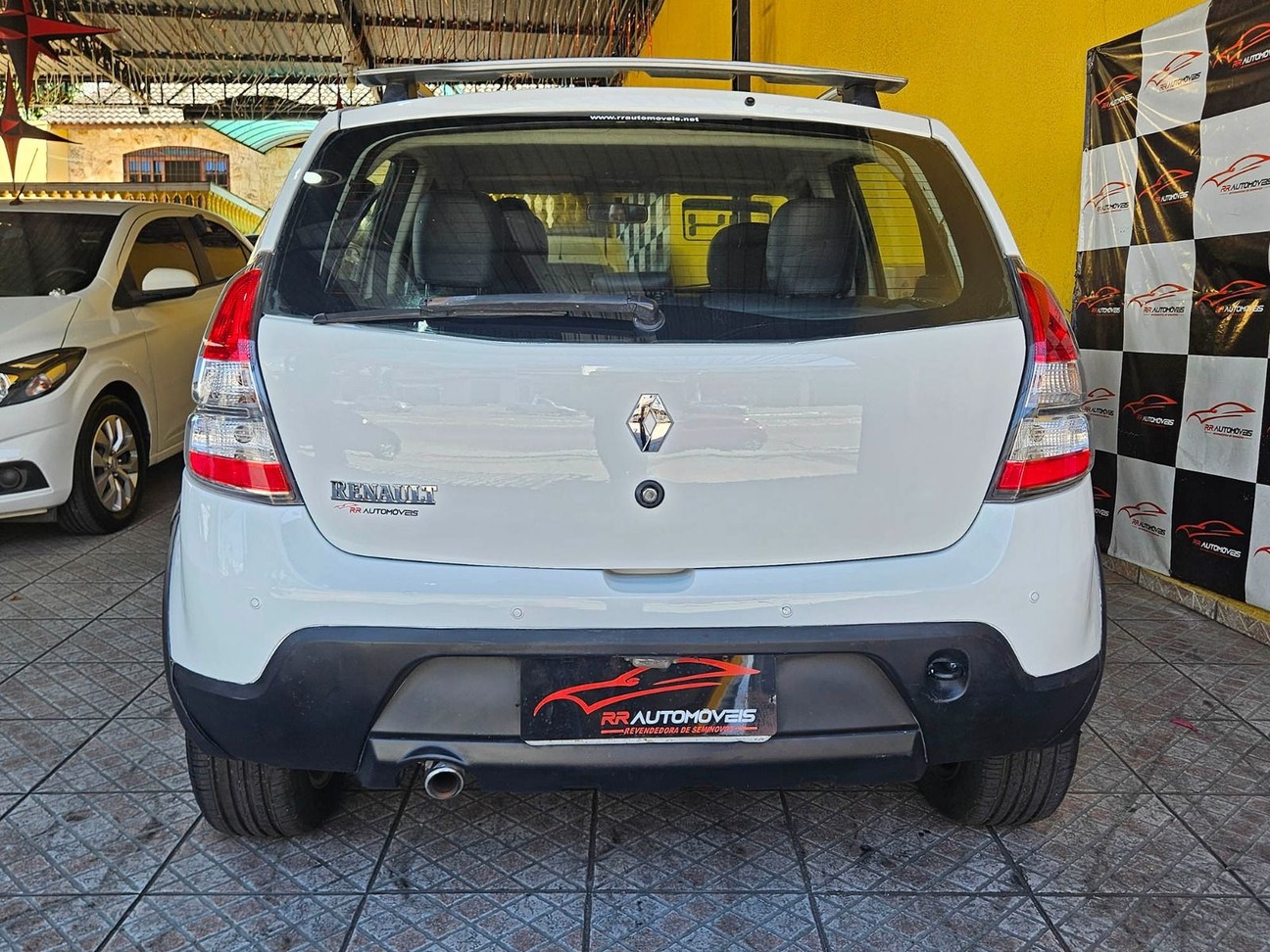 RENAULT SANDERO