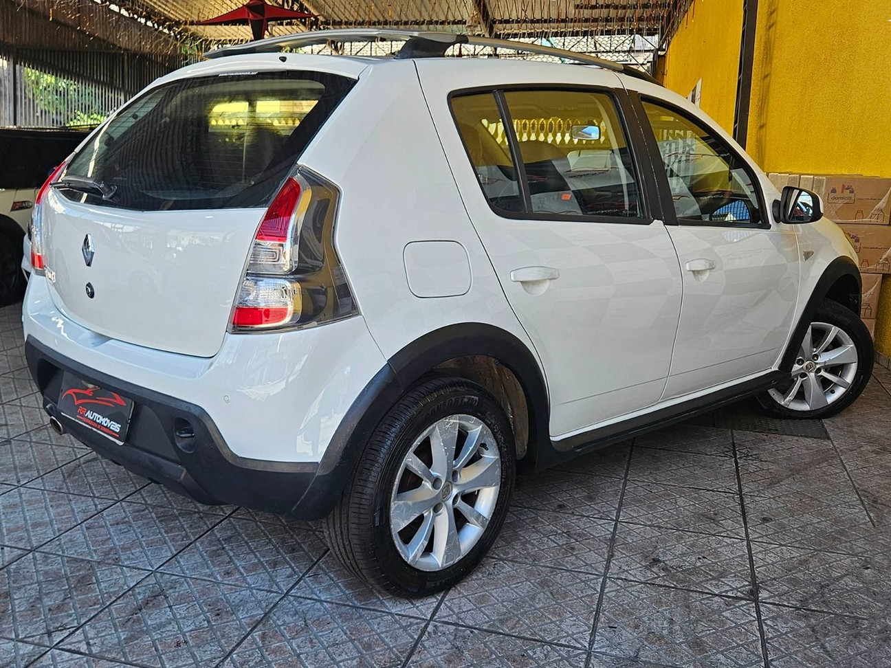 RENAULT SANDERO