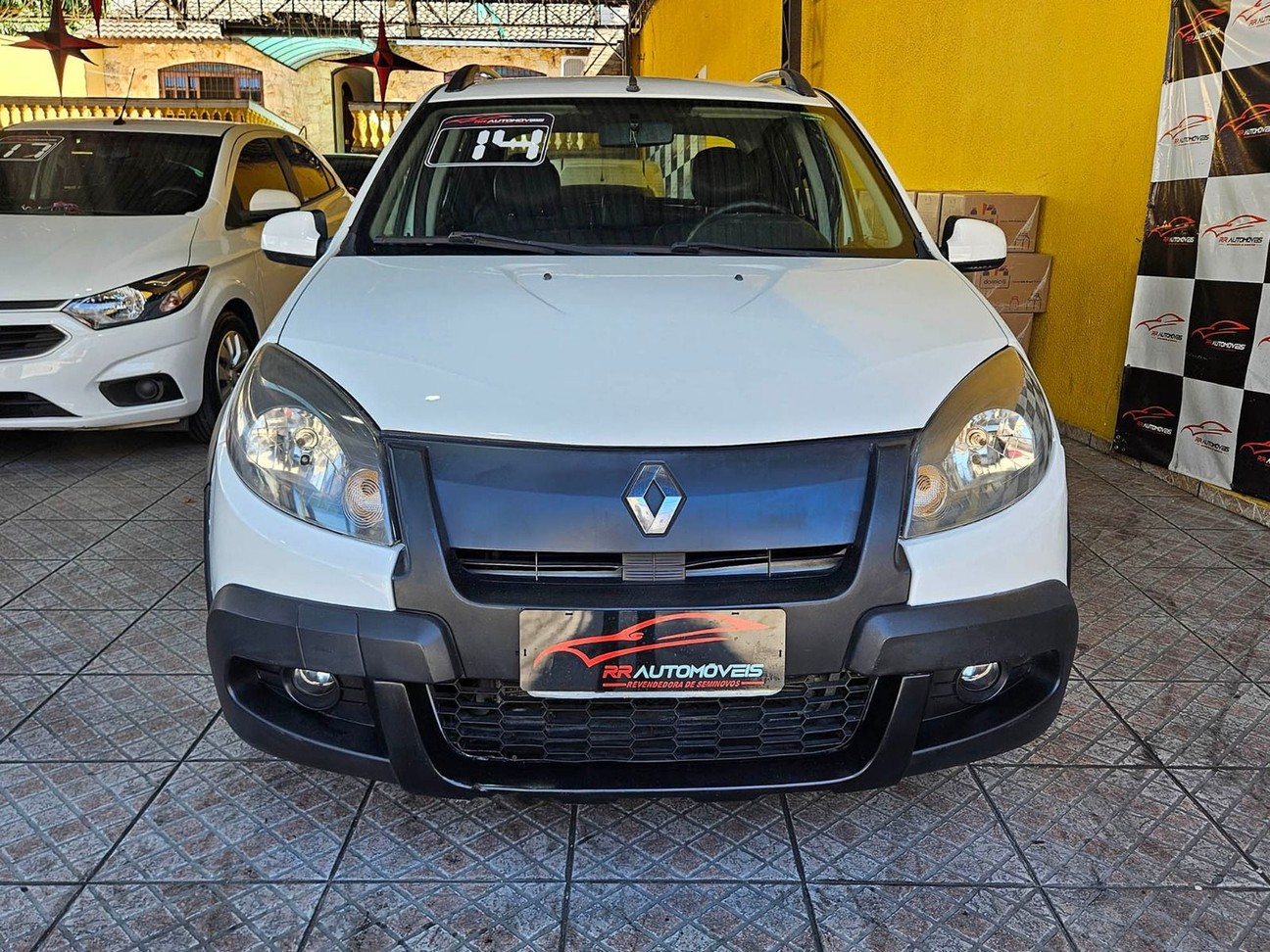 RENAULT SANDERO