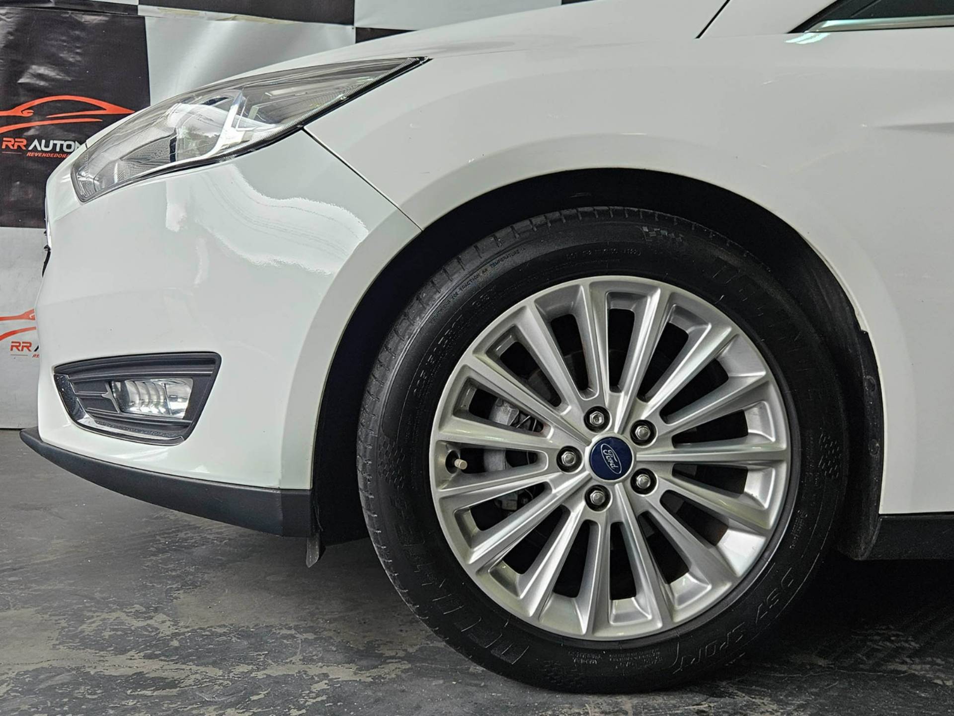 FORD FOCUS