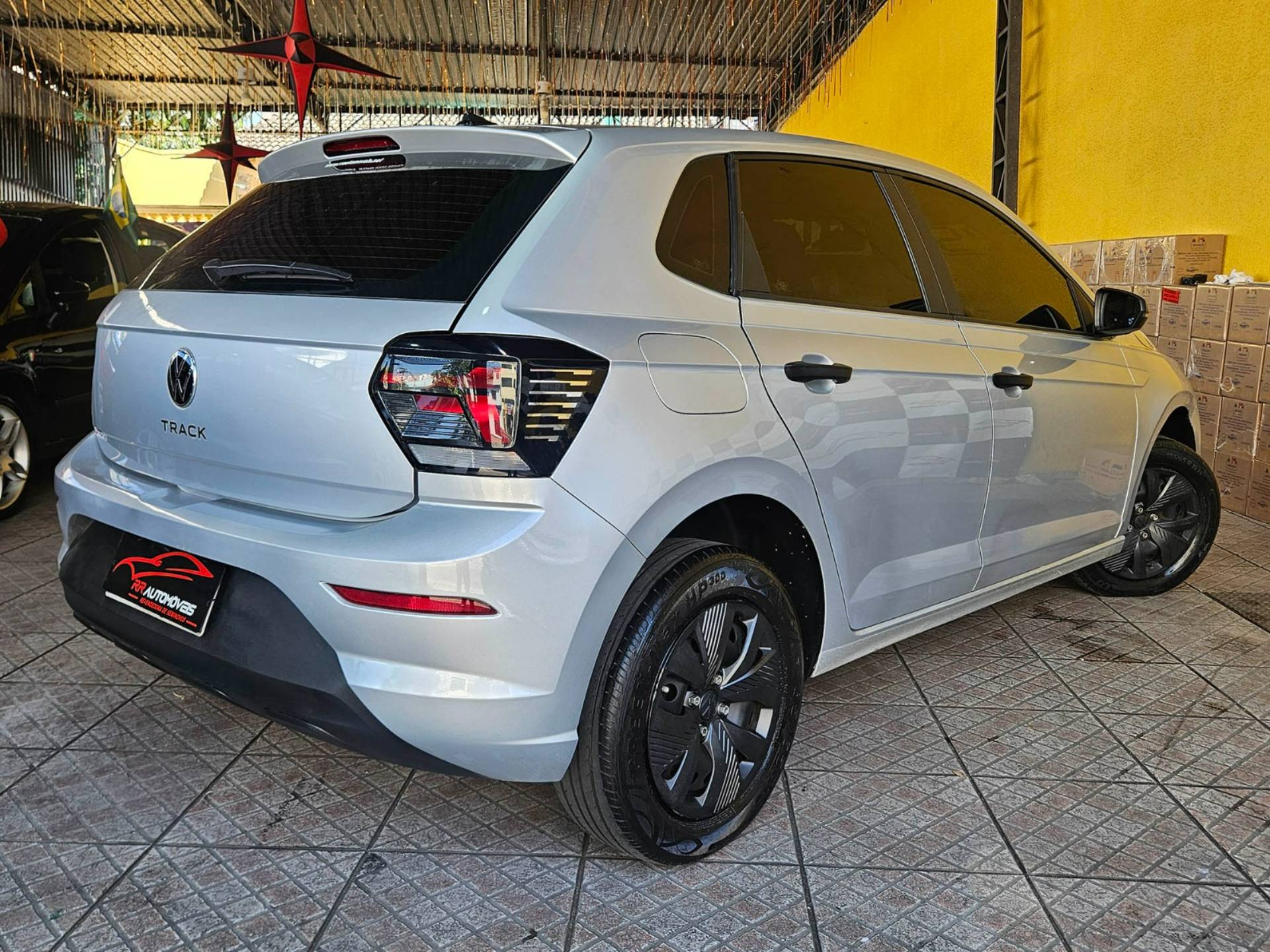 VOLKSWAGEN POLO