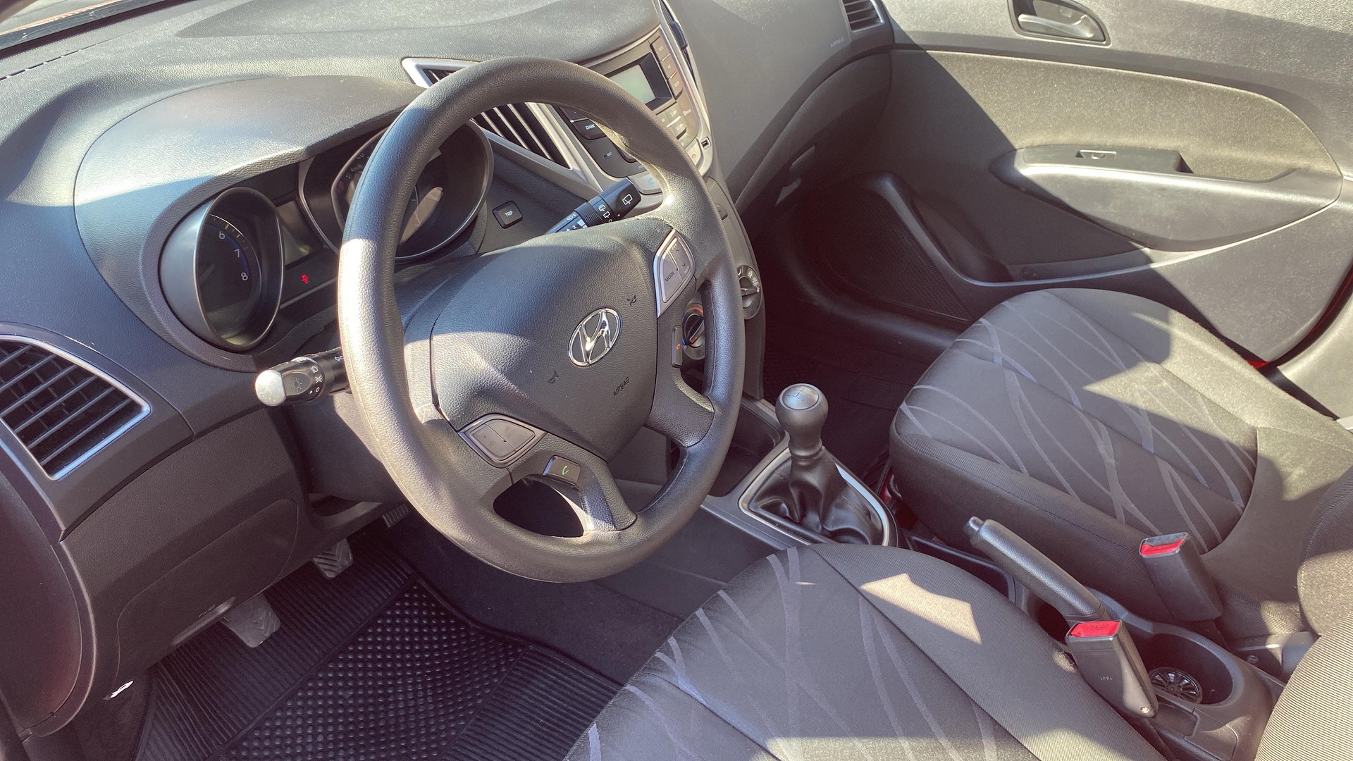 HYUNDAI HB20