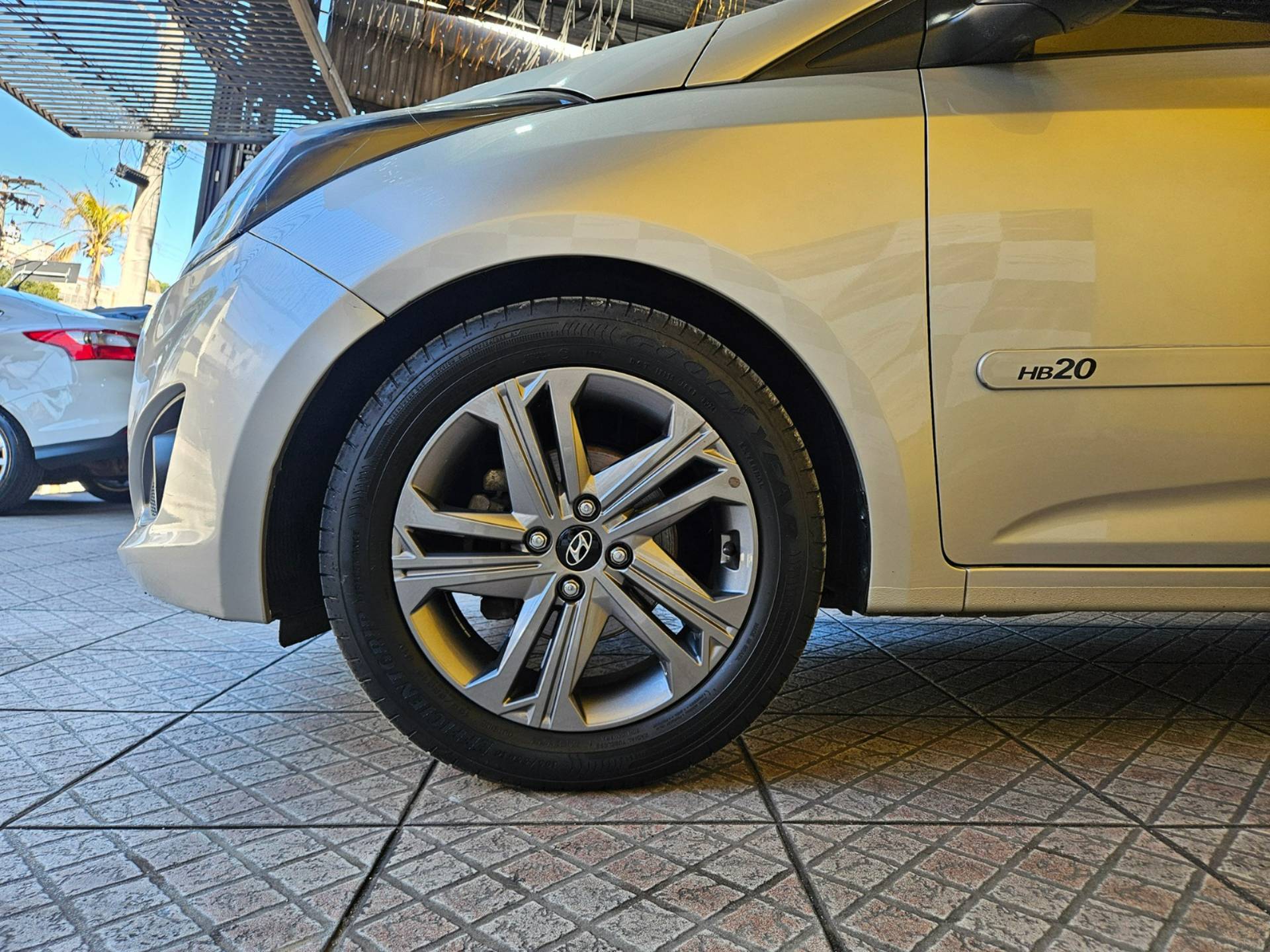 HYUNDAI HB20