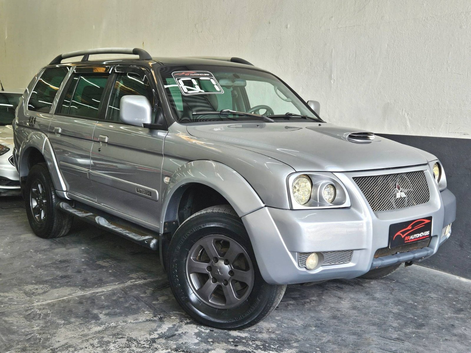MITSUBISHI PAJERO SPORT