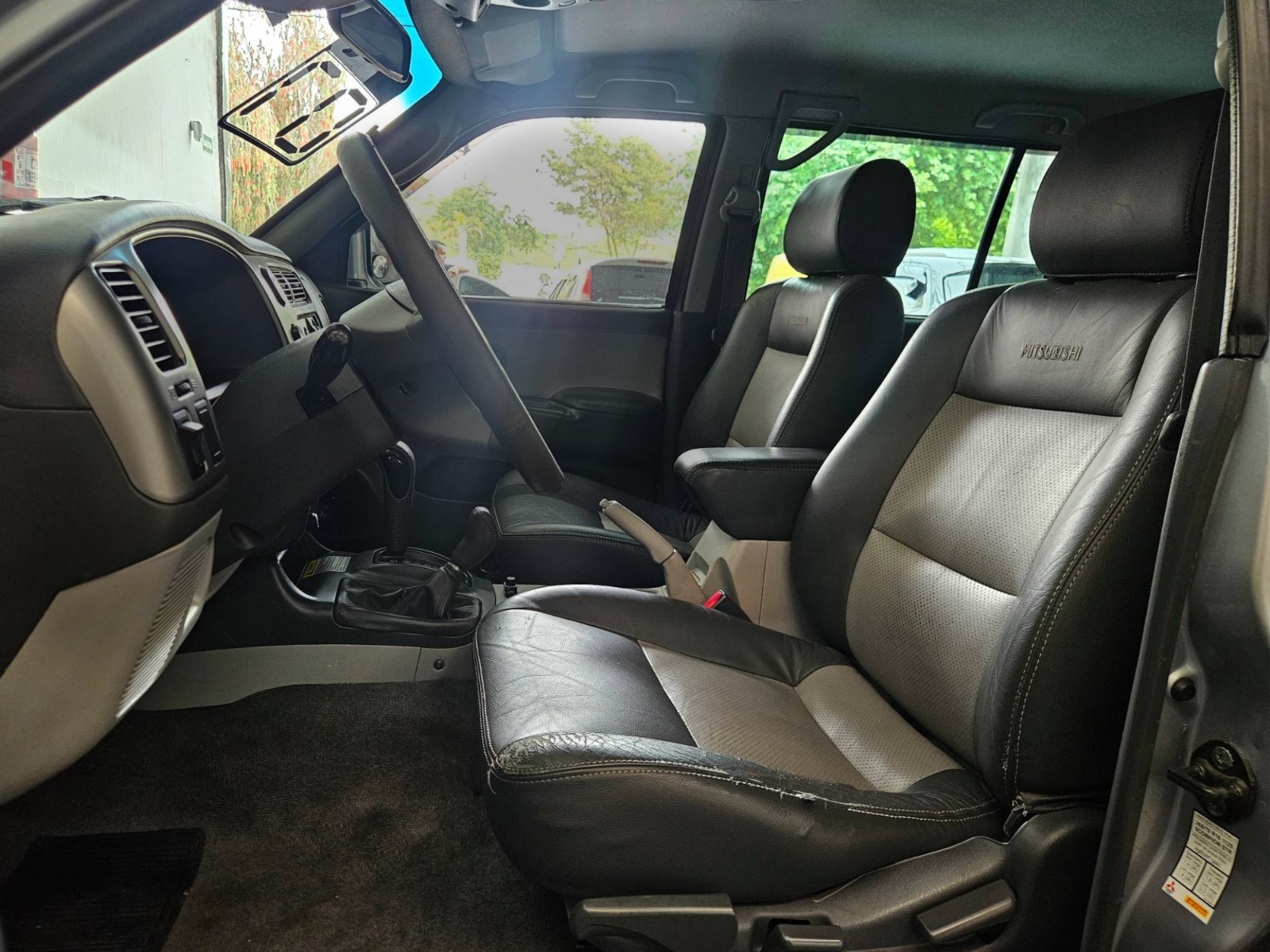 MITSUBISHI PAJERO SPORT