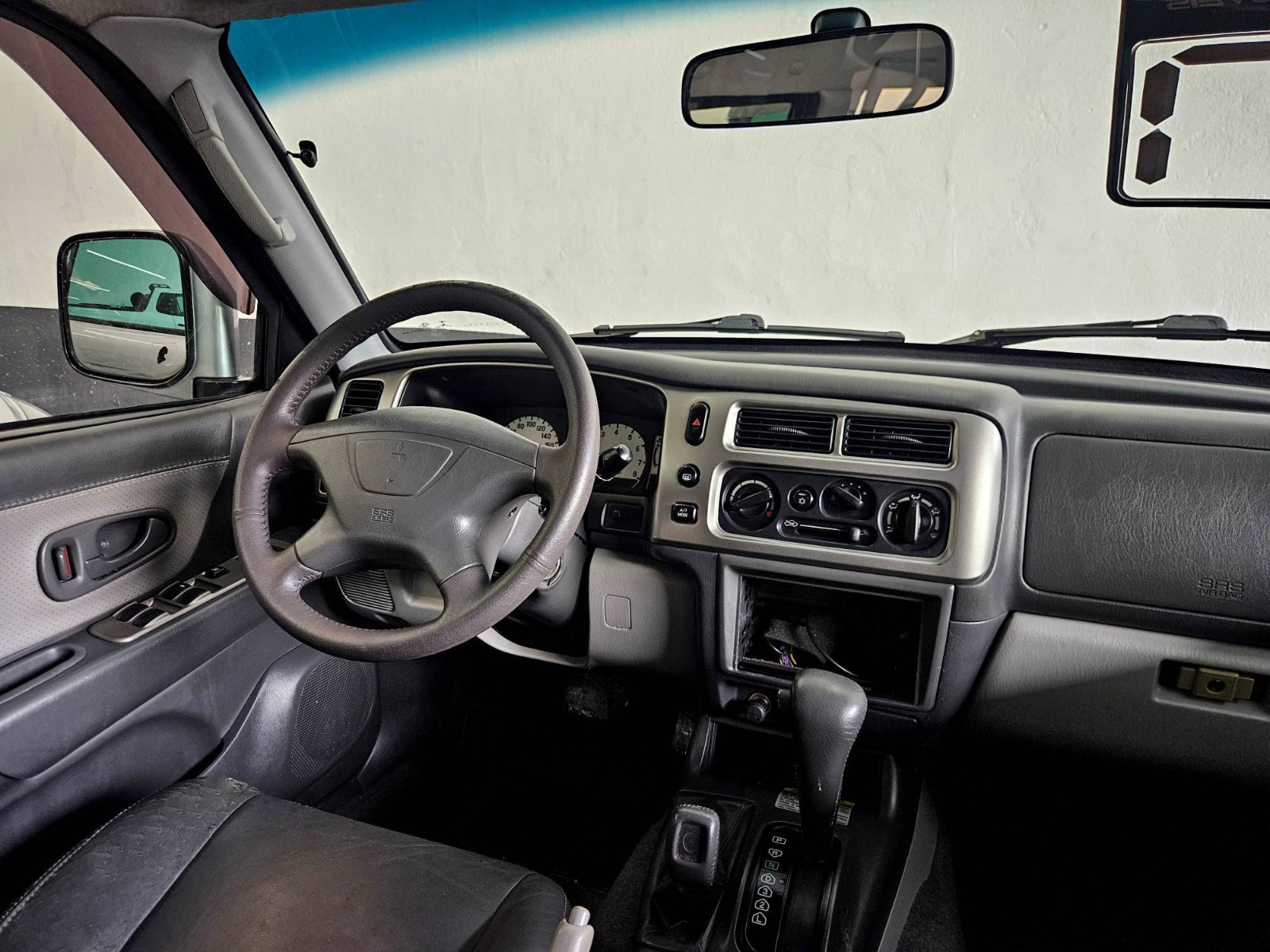 MITSUBISHI PAJERO SPORT