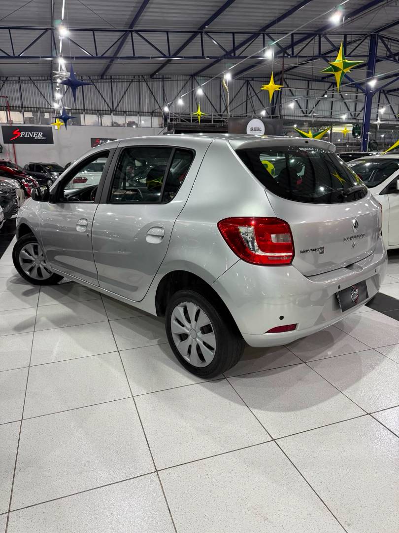 RENAULT SANDERO