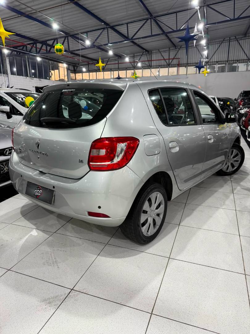RENAULT SANDERO