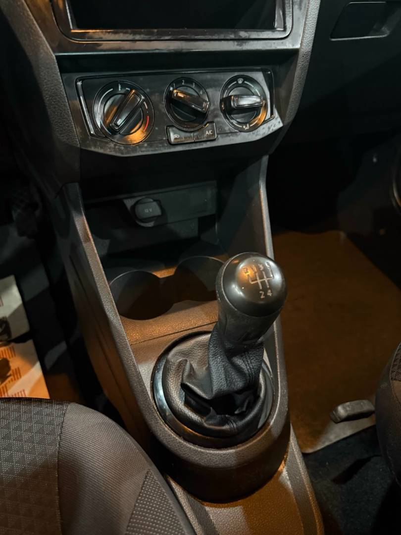 VOLKSWAGEN VOYAGE