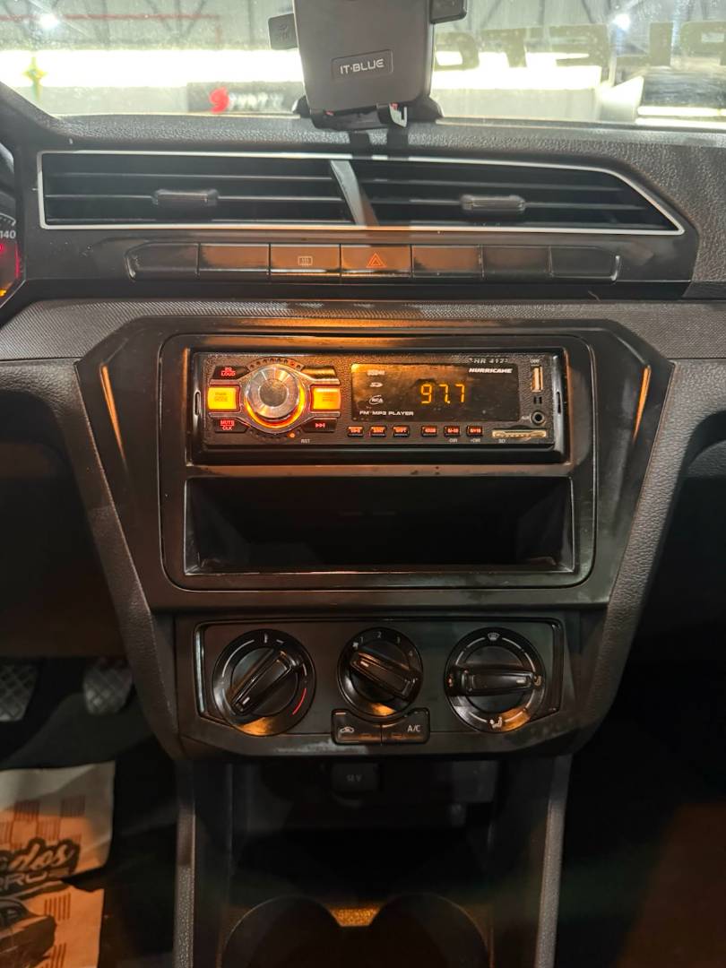 VOLKSWAGEN VOYAGE