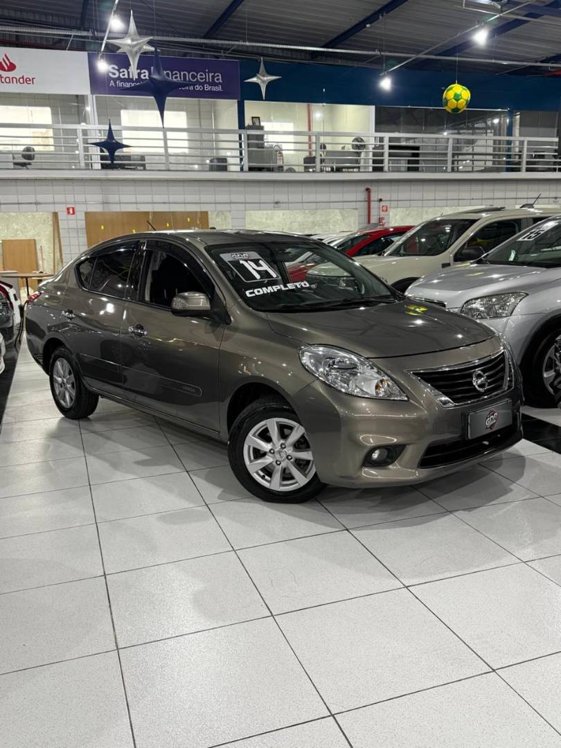 NISSAN VERSA