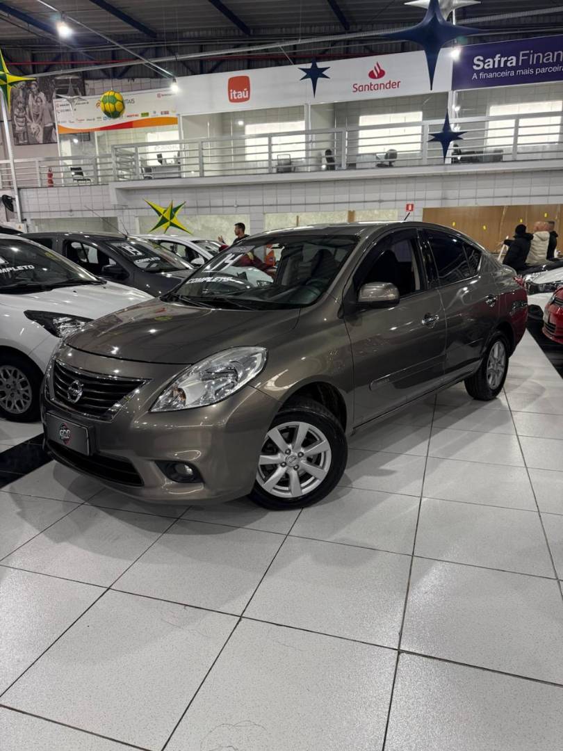 NISSAN VERSA