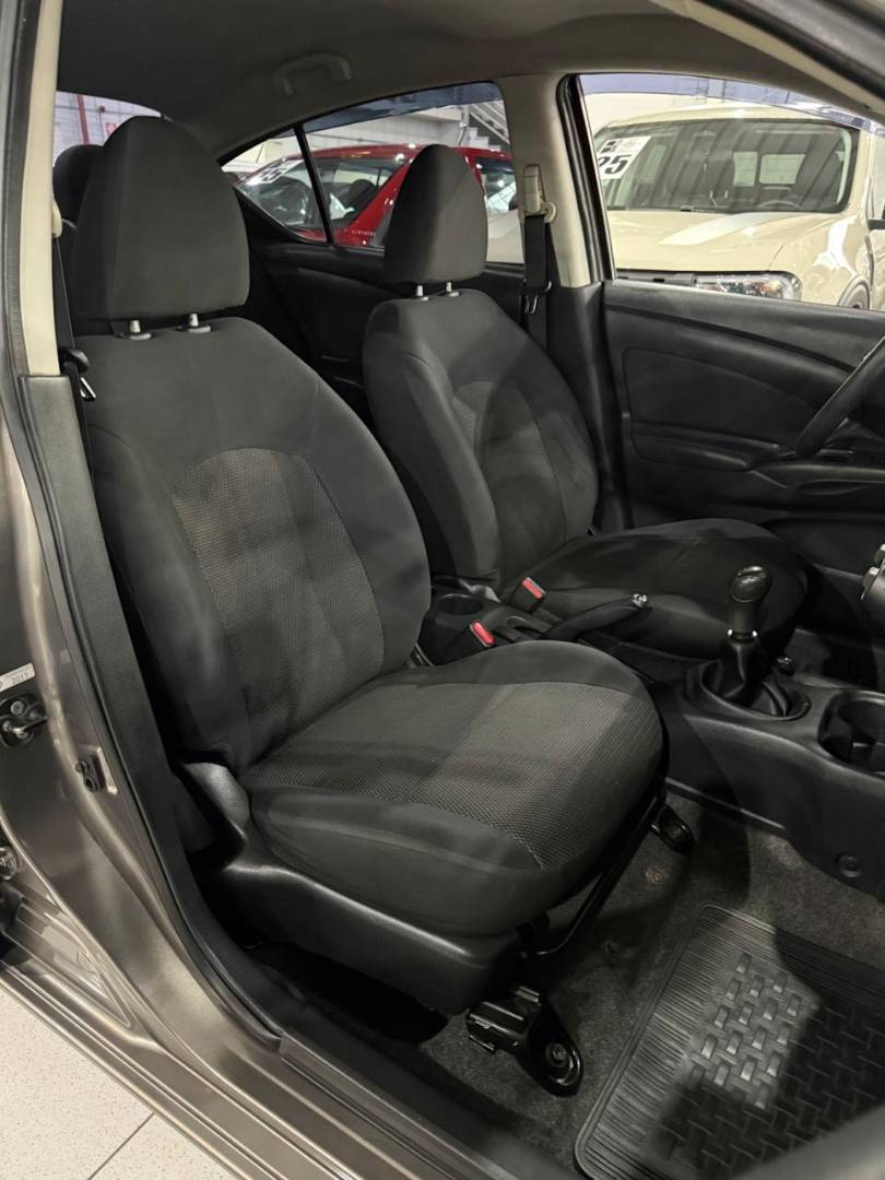 NISSAN VERSA