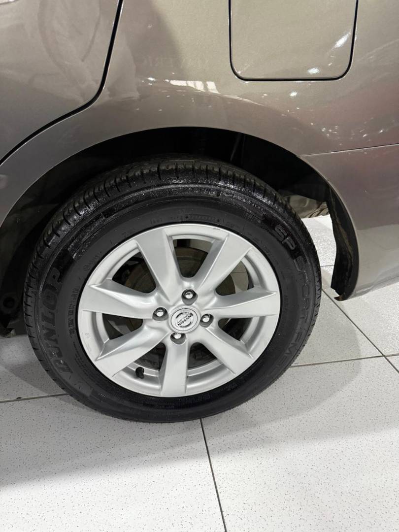 NISSAN VERSA