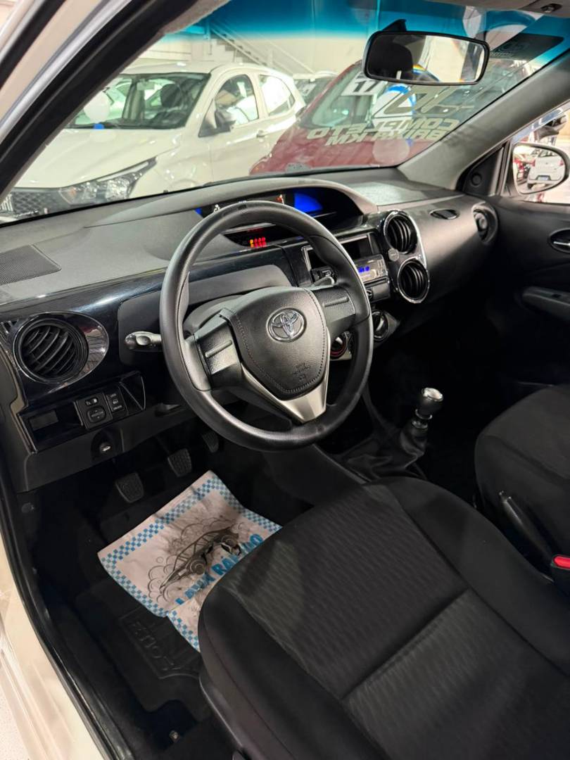 TOYOTA ETIOS