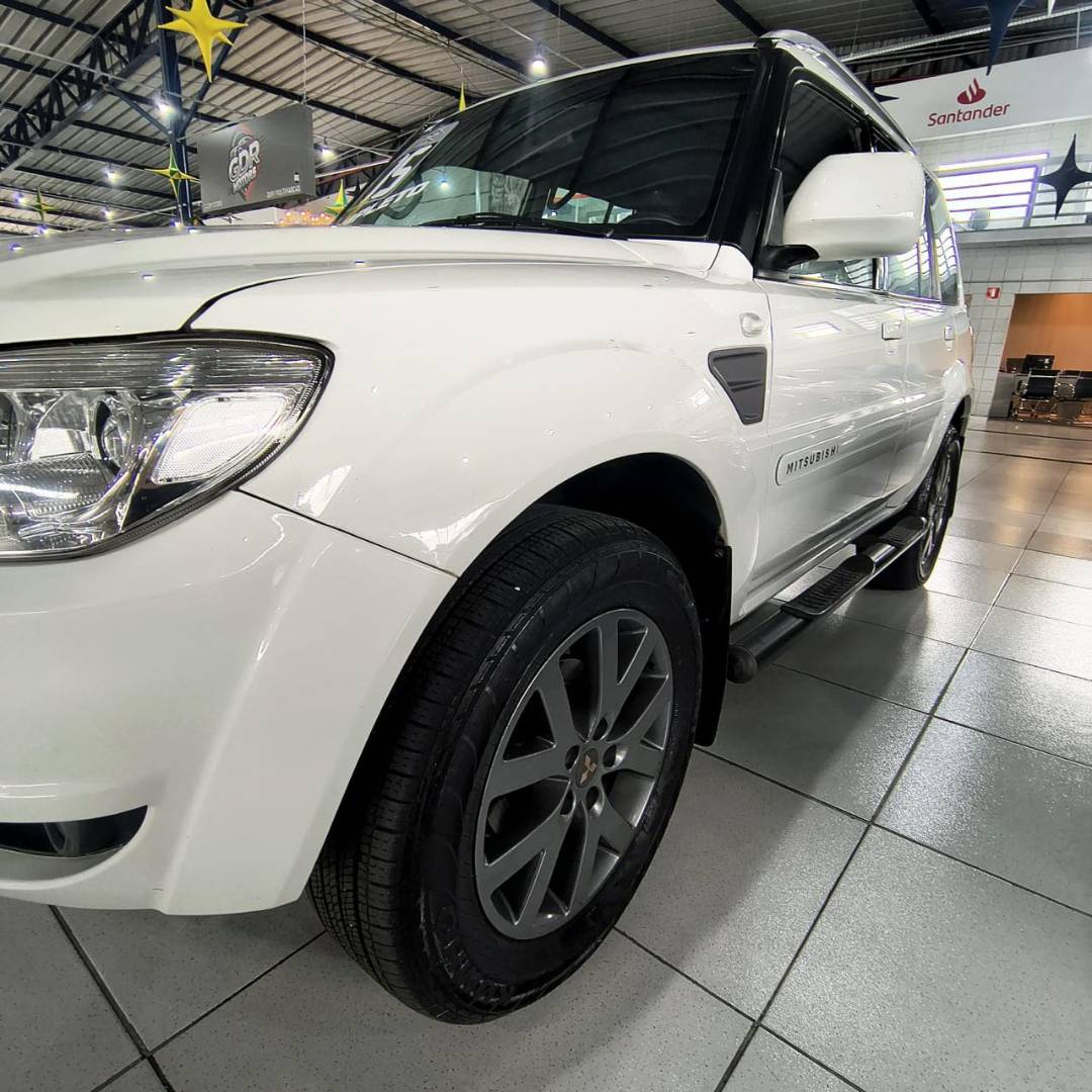 MITSUBISHI PAJERO TR4