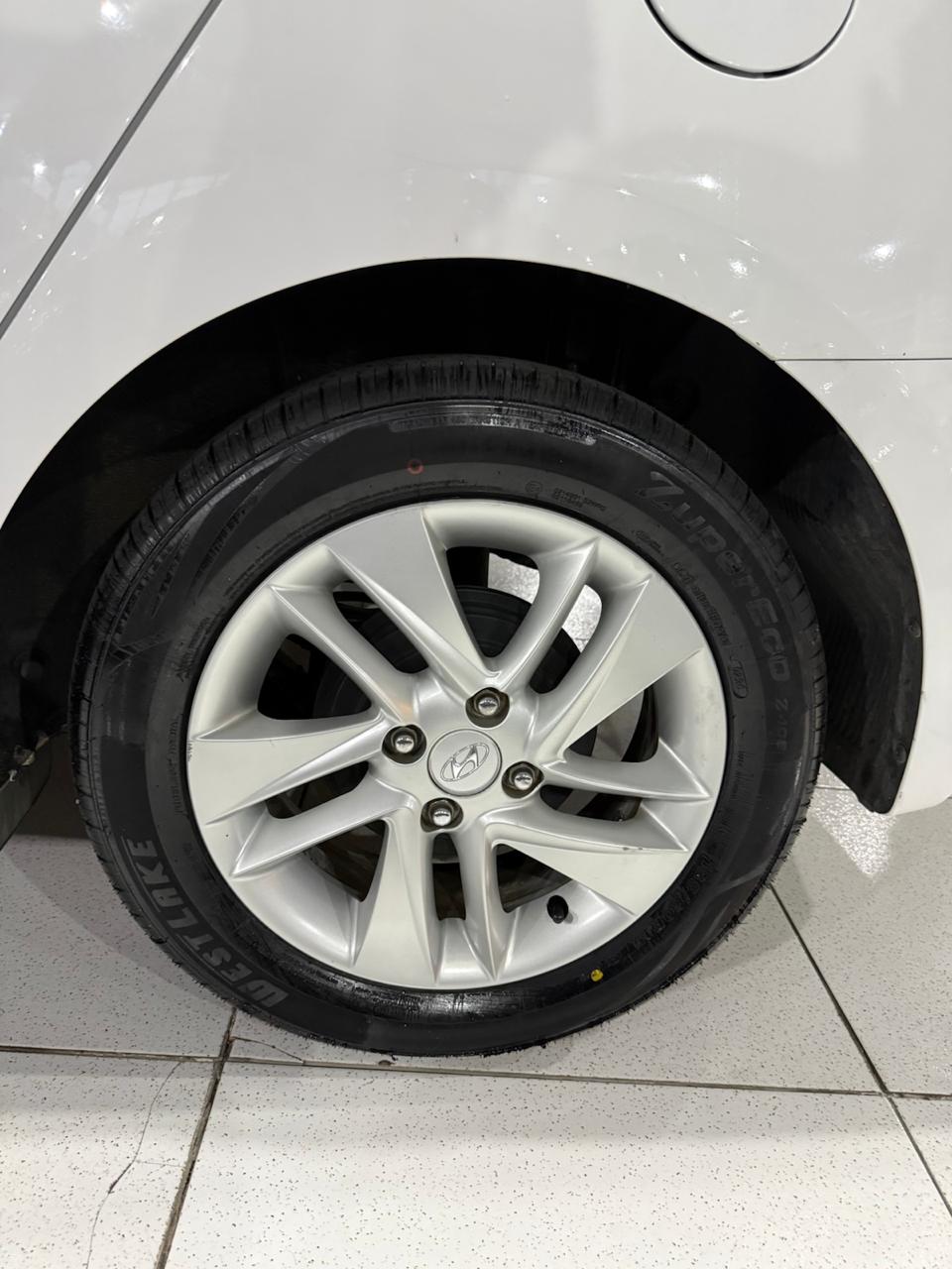 HYUNDAI HB20S