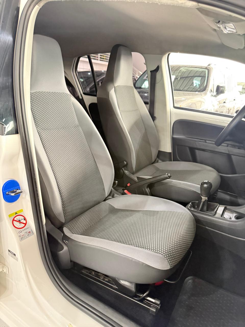 VOLKSWAGEN UP
