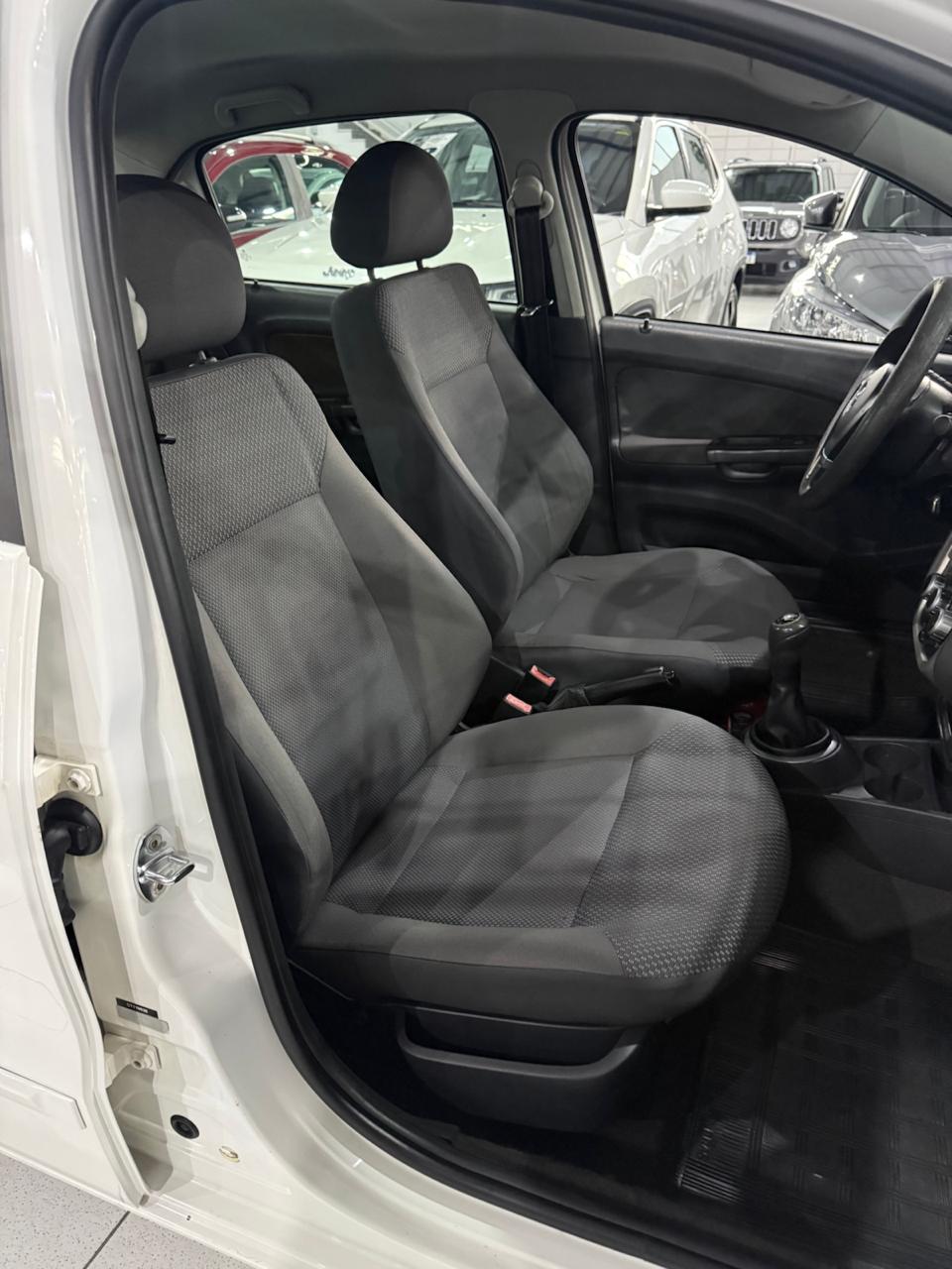 VOLKSWAGEN VOYAGE