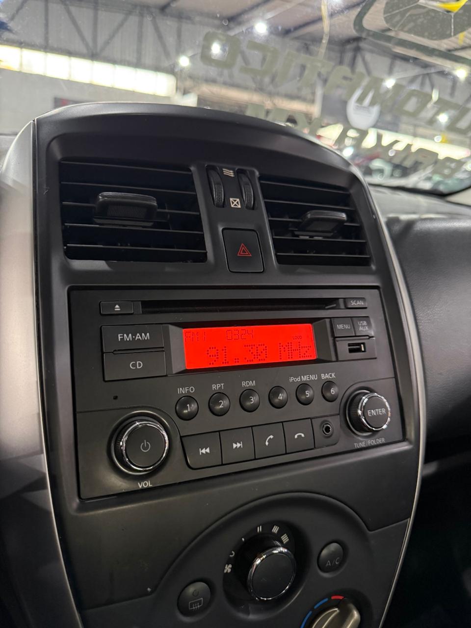 NISSAN VERSA
