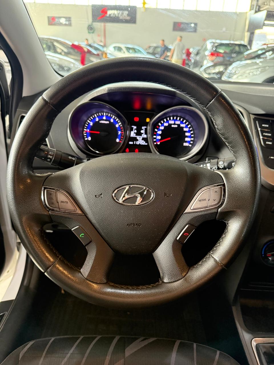 HYUNDAI HB20