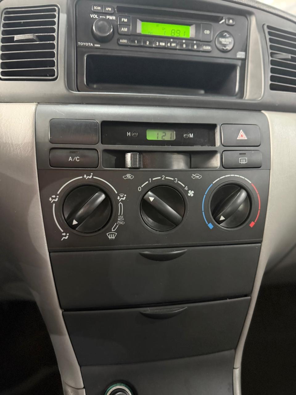 TOYOTA COROLLA