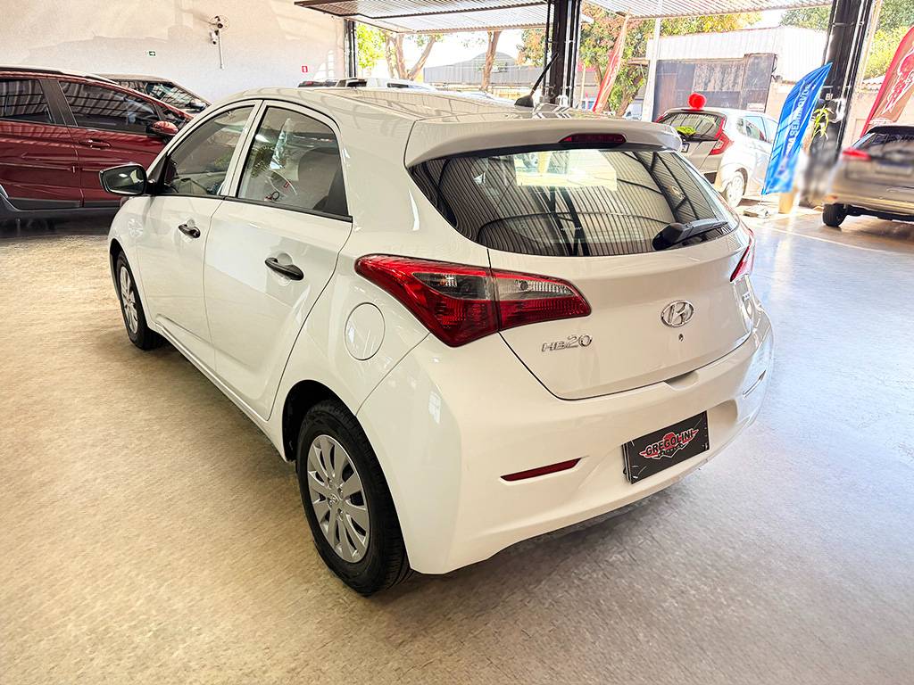 HYUNDAI HB20