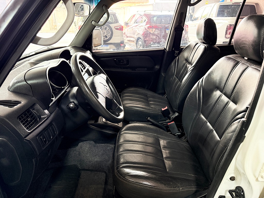 MITSUBISHI PAJERO TR4