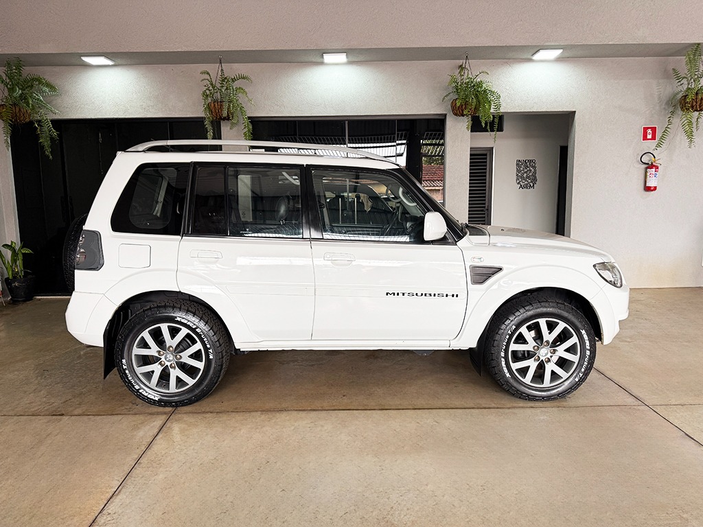 MITSUBISHI PAJERO TR4