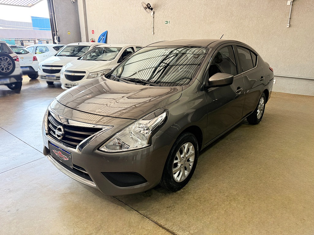 NISSAN VERSA