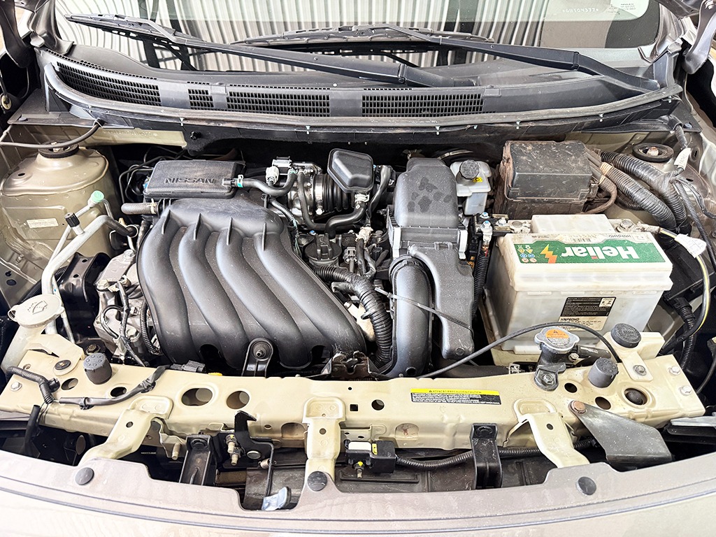 NISSAN VERSA