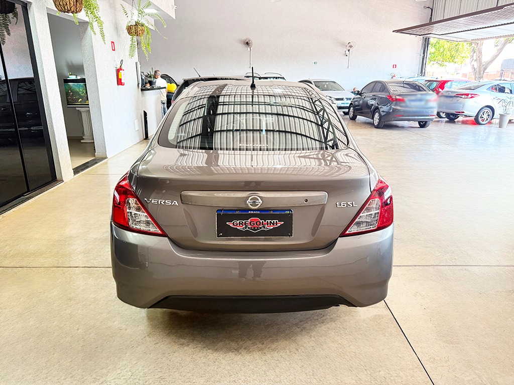 NISSAN VERSA