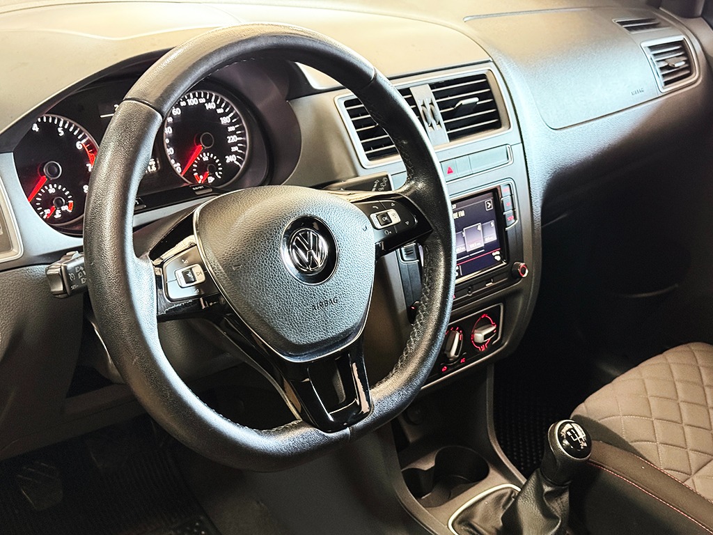 VOLKSWAGEN FOX