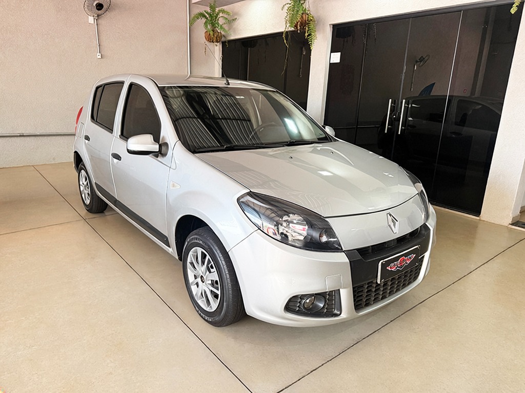RENAULT SANDERO