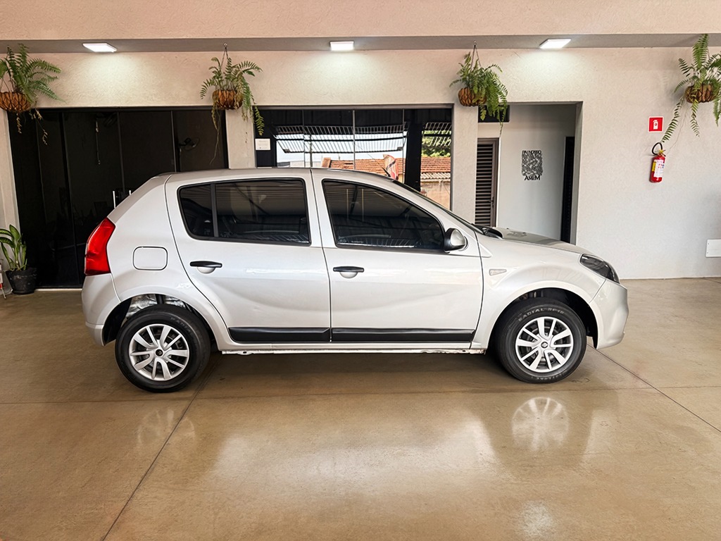 RENAULT SANDERO