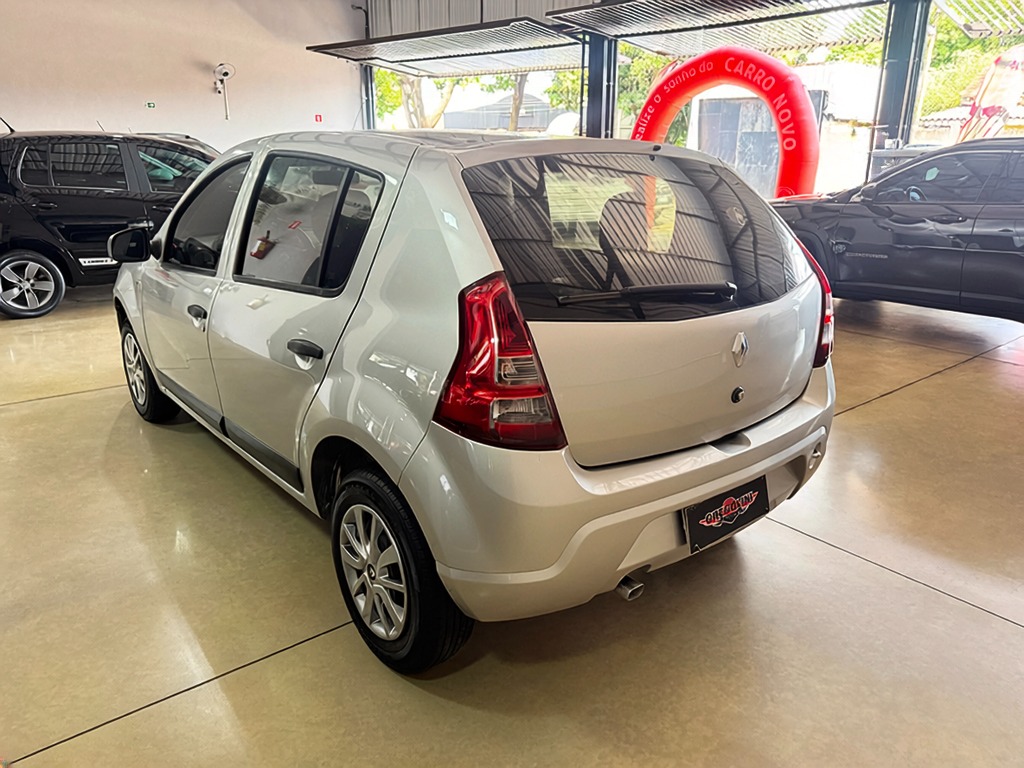 RENAULT SANDERO