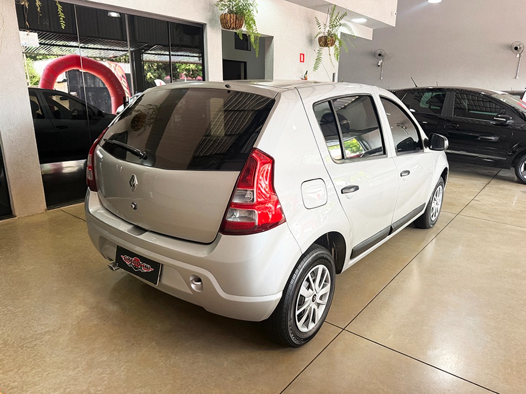 RENAULT SANDERO