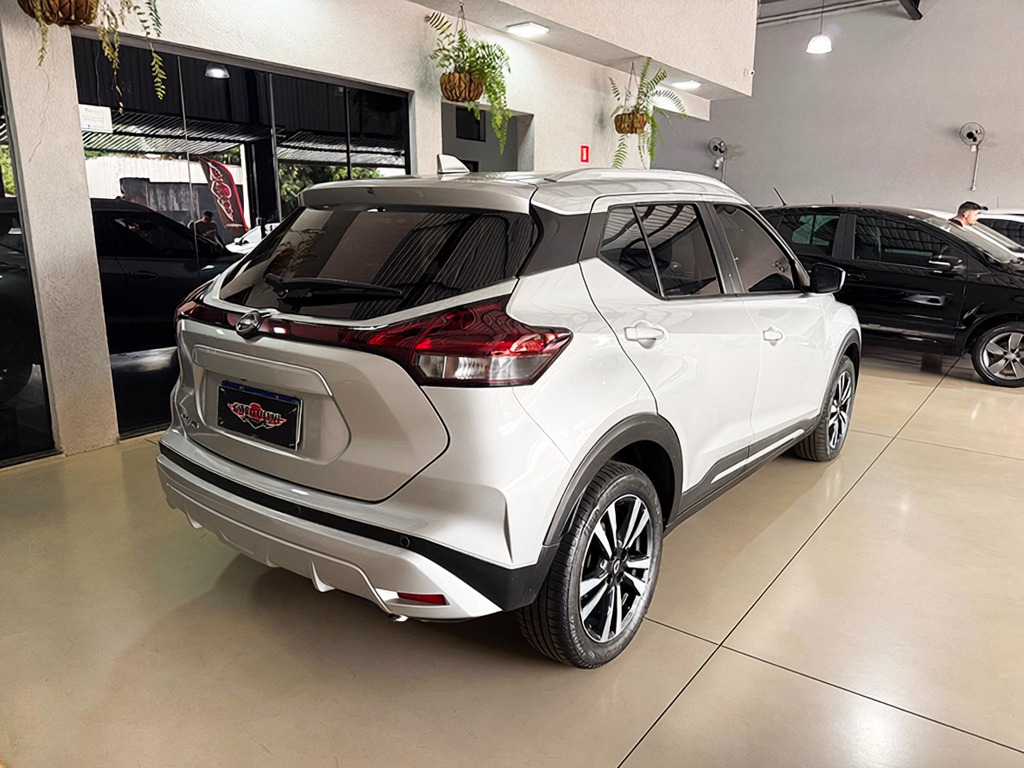 NISSAN KICKS