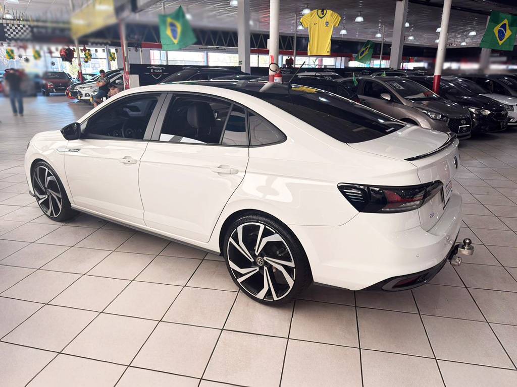 VOLKSWAGEN VIRTUS