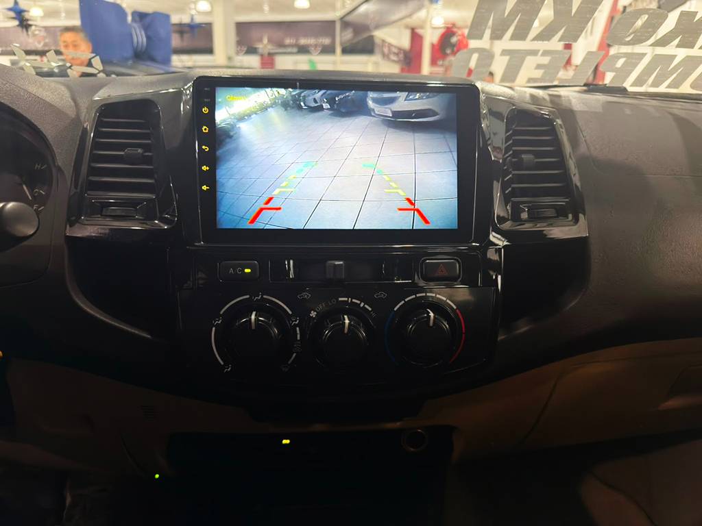 TOYOTA HILUX SW4