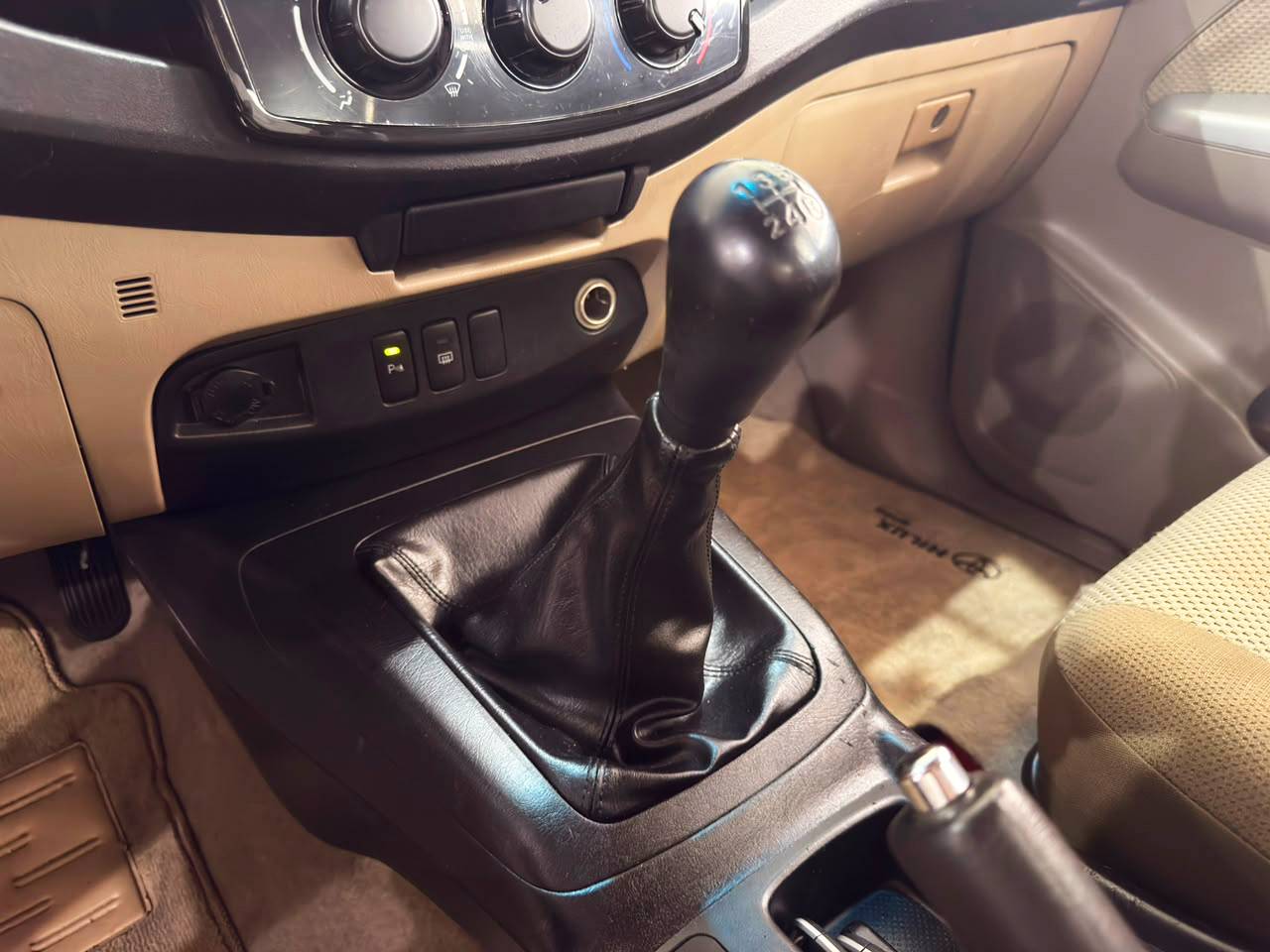 TOYOTA HILUX SW4