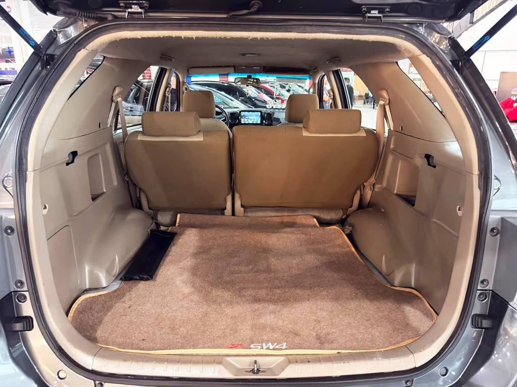 TOYOTA HILUX SW4