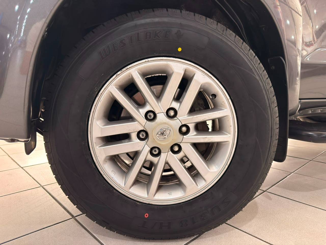 TOYOTA HILUX SW4