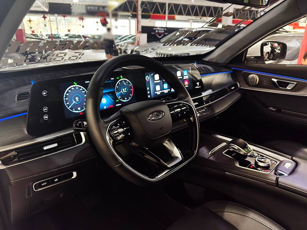 CHERY TIGGO 8