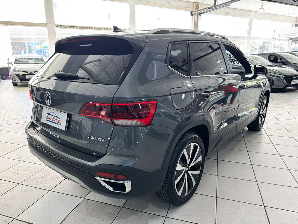 VOLKSWAGEN TAOS