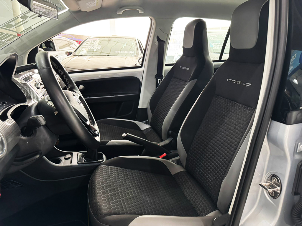VOLKSWAGEN CROSS UP